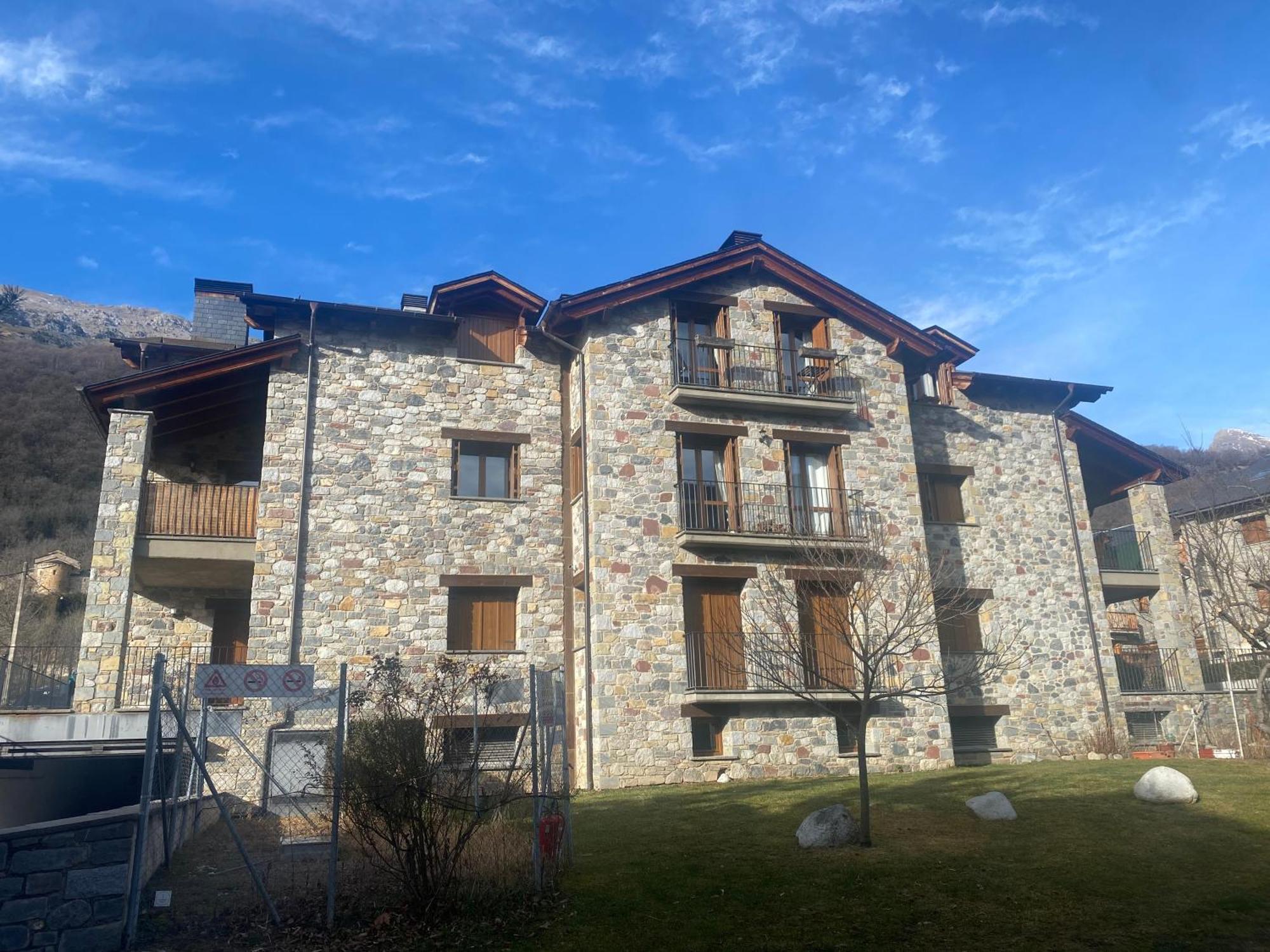Apartamento Balcon Del Esera Villanova Bagian luar foto